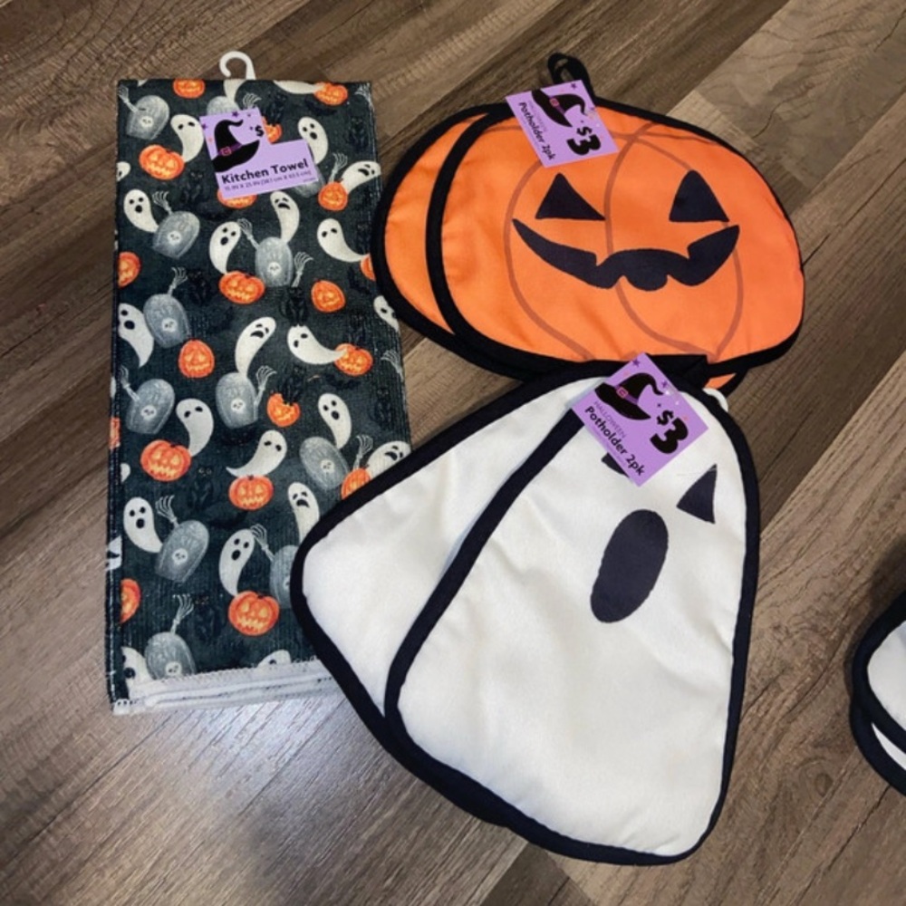 Halloween Kitchen Decor